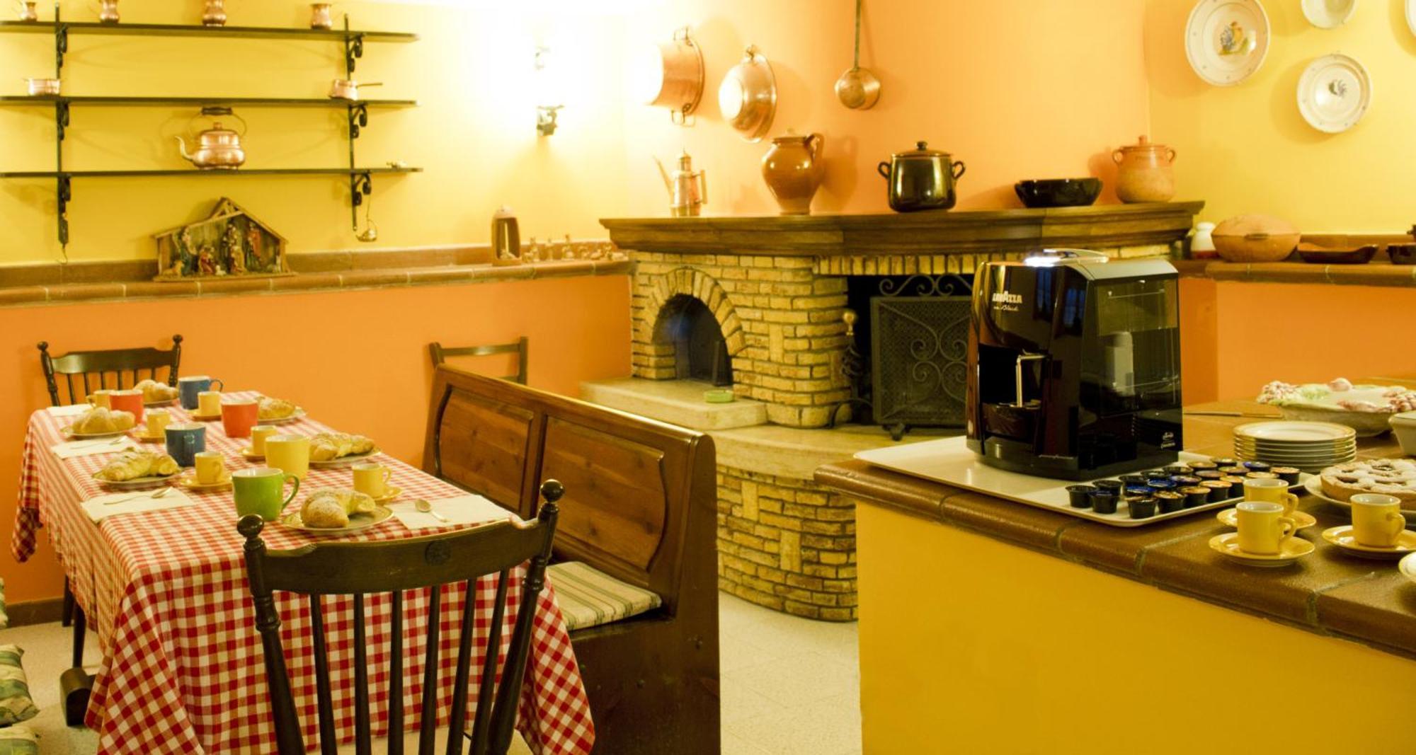 La Bertina Hotel Montefiascone Bagian luar foto